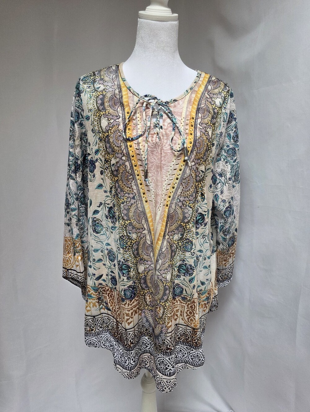 B.L.E.U. Woman 1X NWT Boho Floral Embellished Tie Neck Tunic Top Plus Size